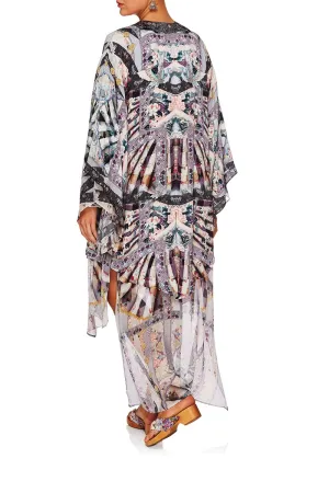 KIMONO WITH LONG UNDERLAYER IN HER SHOES