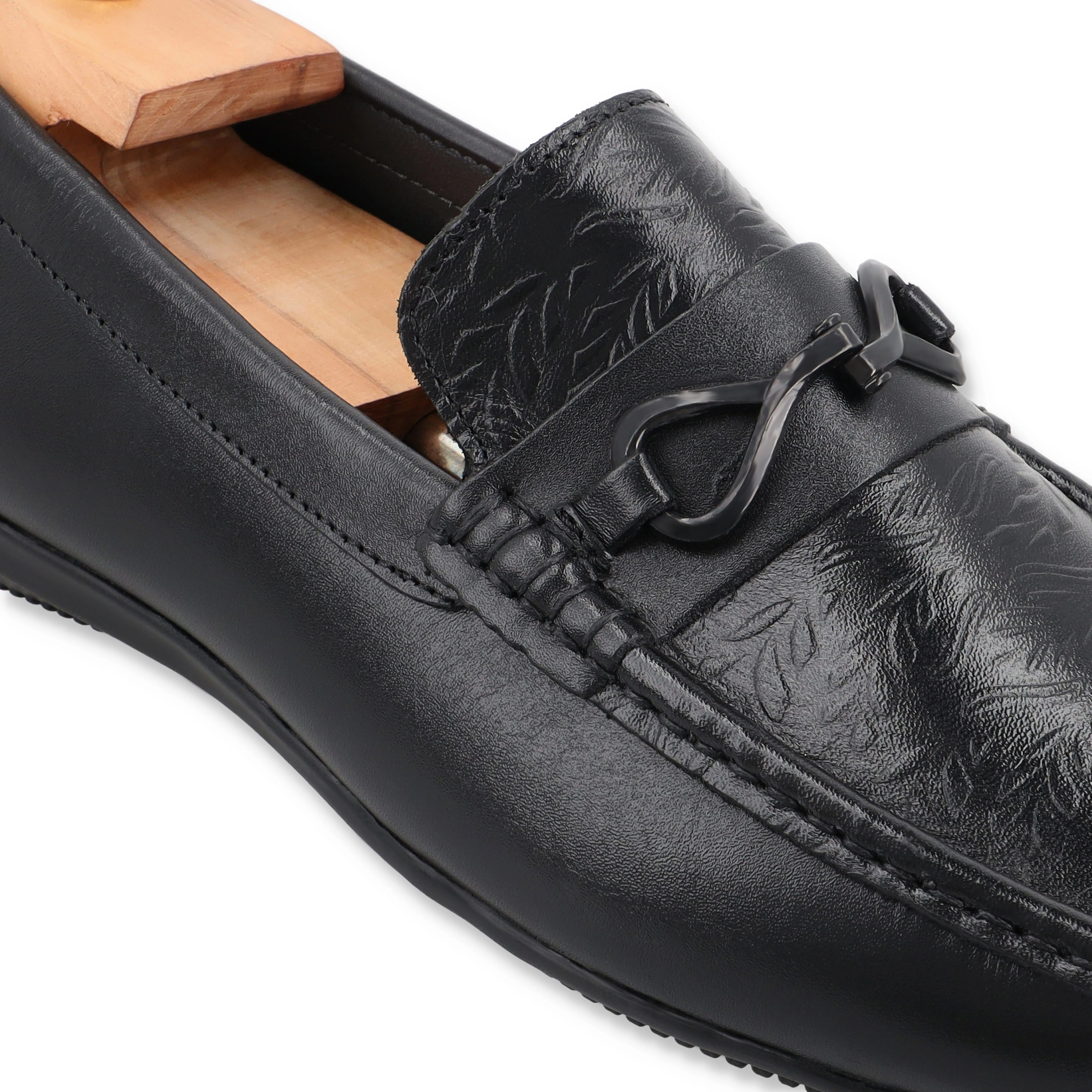 Metallic Twisted Buckled Moccasins - Black